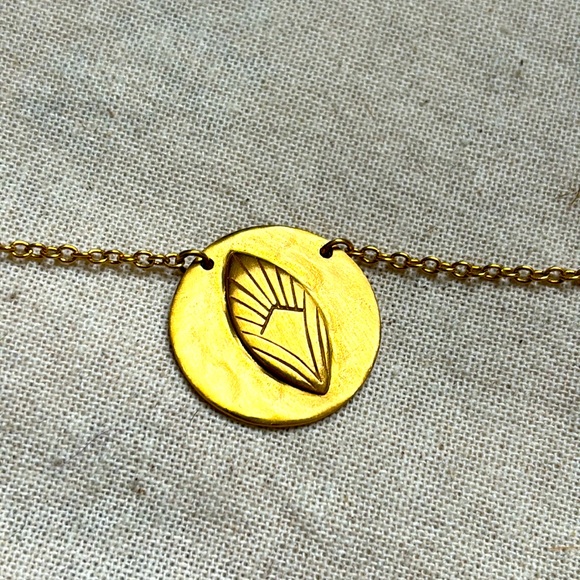 Satya Jewelry Peacock Medallion Necklace Gold Spirit - Picture 9 of 9